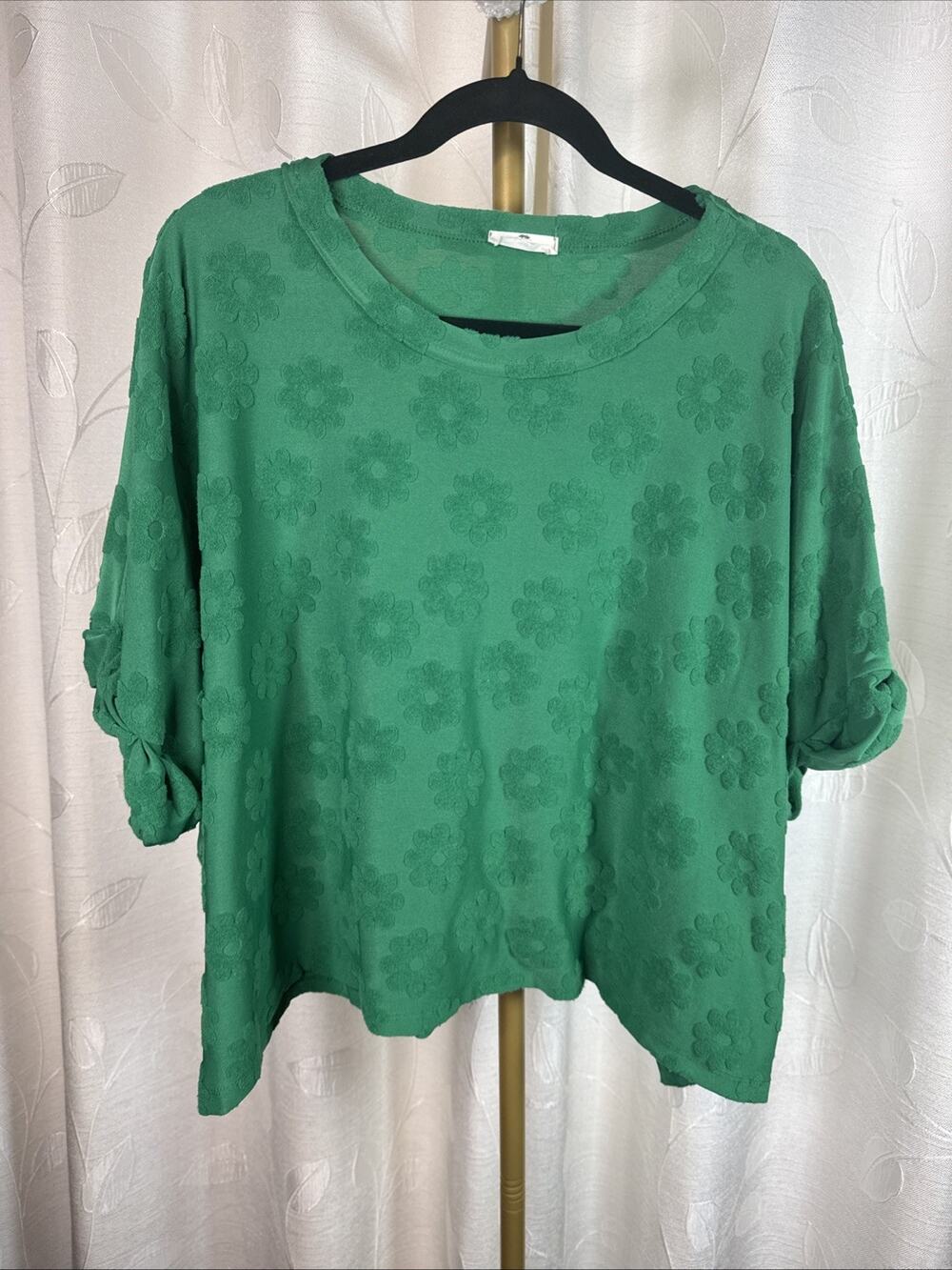 entro Green Floral Embossed Short Sleeve Top